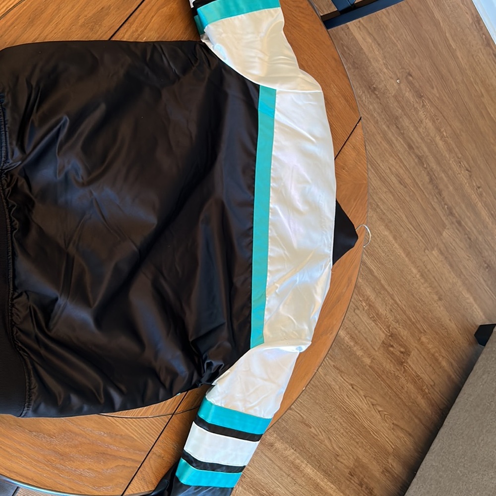 San Antonio Spurs bomber by Mitchell and Ness. Large - Picture 5 of 5